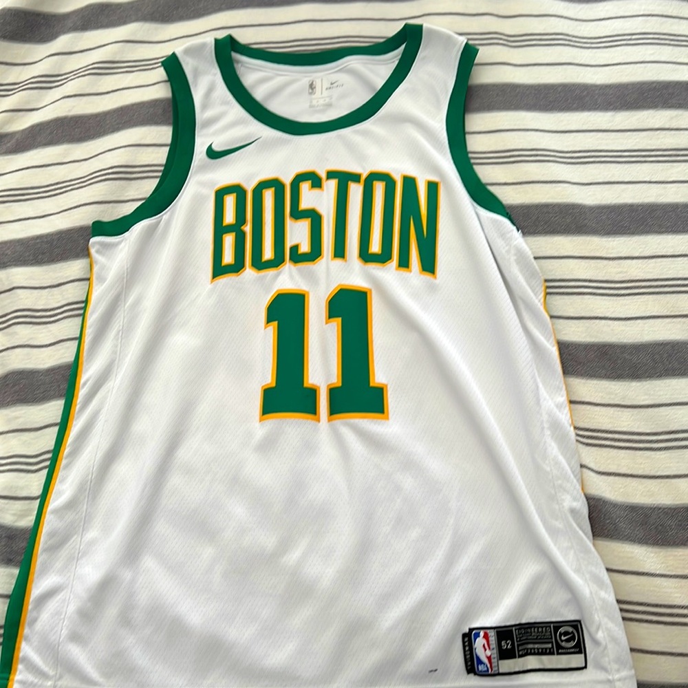 XL Kyrie Irving Boston Celtics jersey